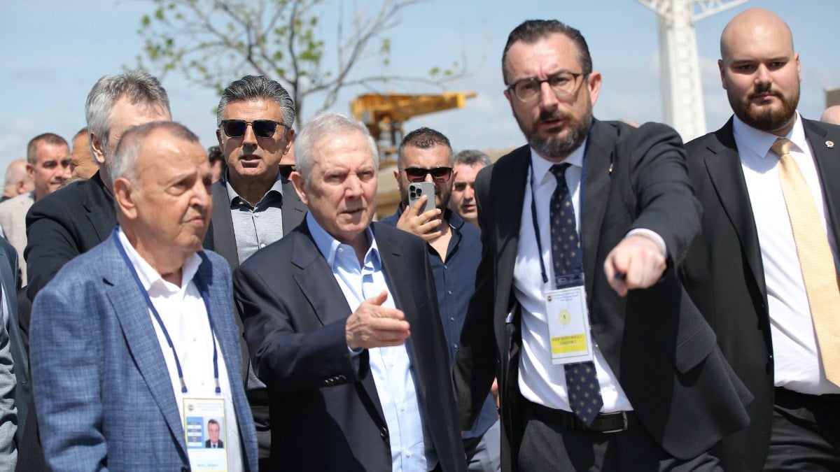 Aziz Yıldırım, Fenerbahçe’nin Divan Kurulu’na katıldı
