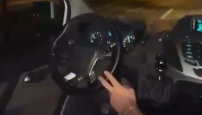 aracini-yan-koltuktan-kullandi-UTettpLZ.jpg