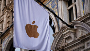 appledan evin yeni beyni geliyor ETYwTOAA.jpg