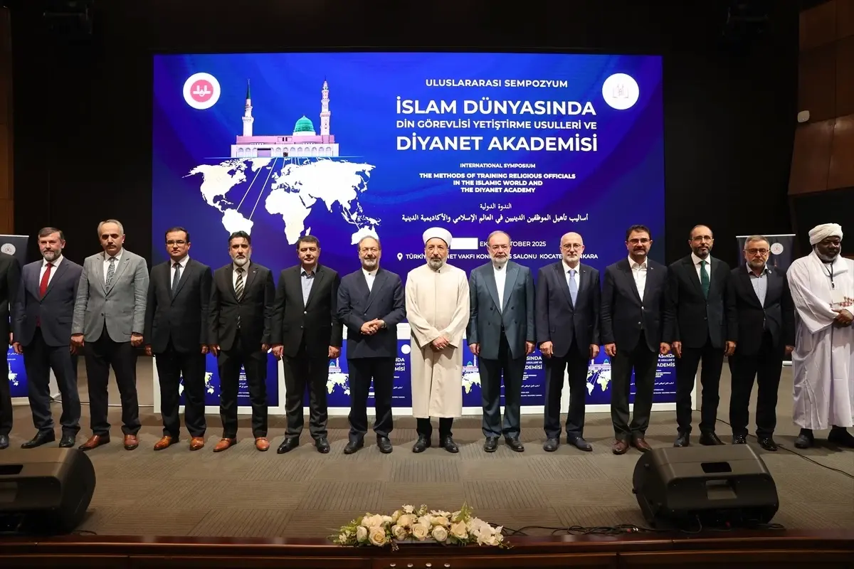 din gorevlileri icin egitim vurgusu gBM7FnfV.jpg