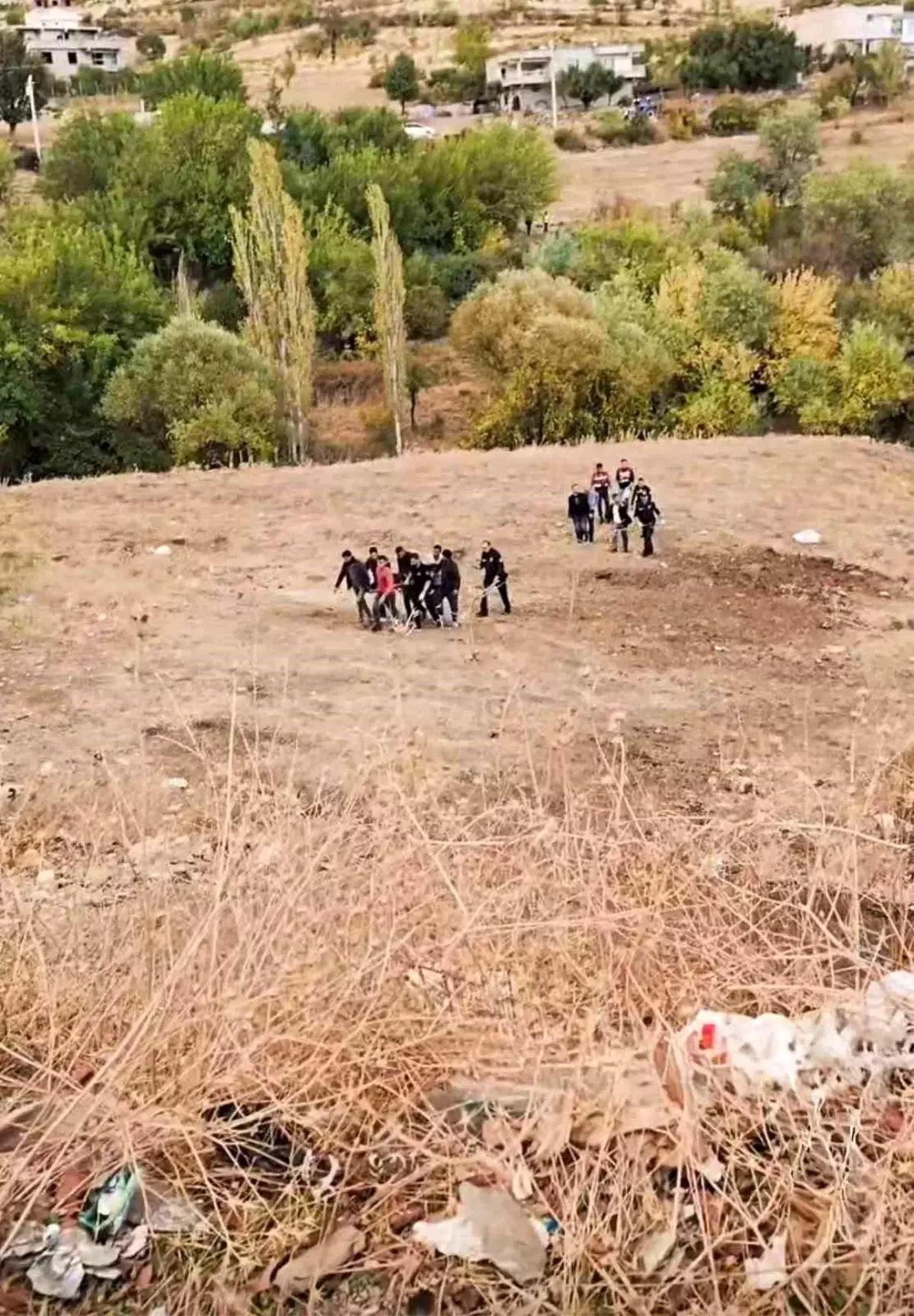 diyarbakirin cermik ilcesinde agaca asili bir ceset bulundu YUuqXSel.jpg