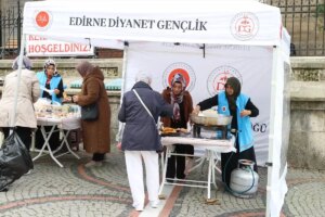 edirnede universitelilere destek kermesi uLySTznl.jpg