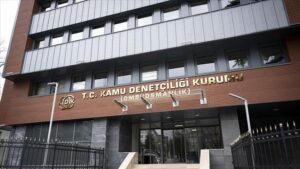 kdkden izmirdeki kacak iskelelerin yikilmasi karari Ib1MwCuB.jpg