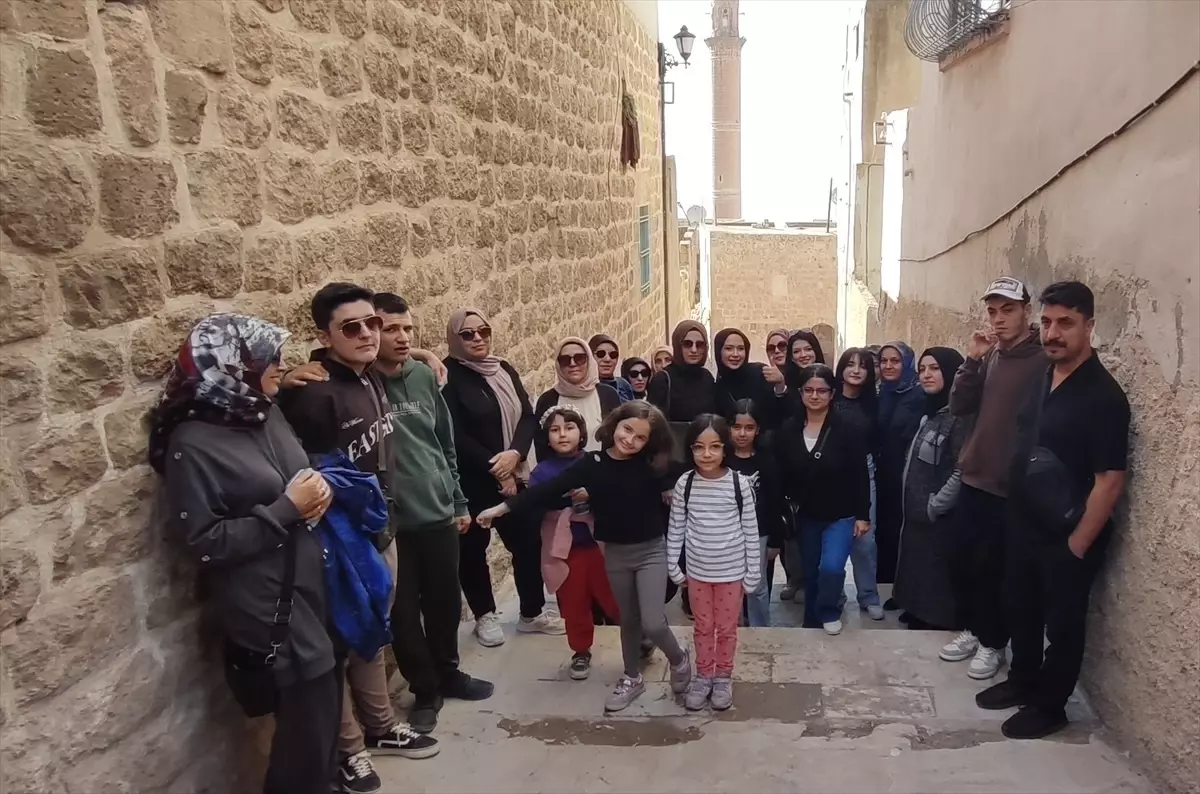 otizmli cocuklar diyarbakir ve mardini gezdi Pmz2U8Mm.jpg