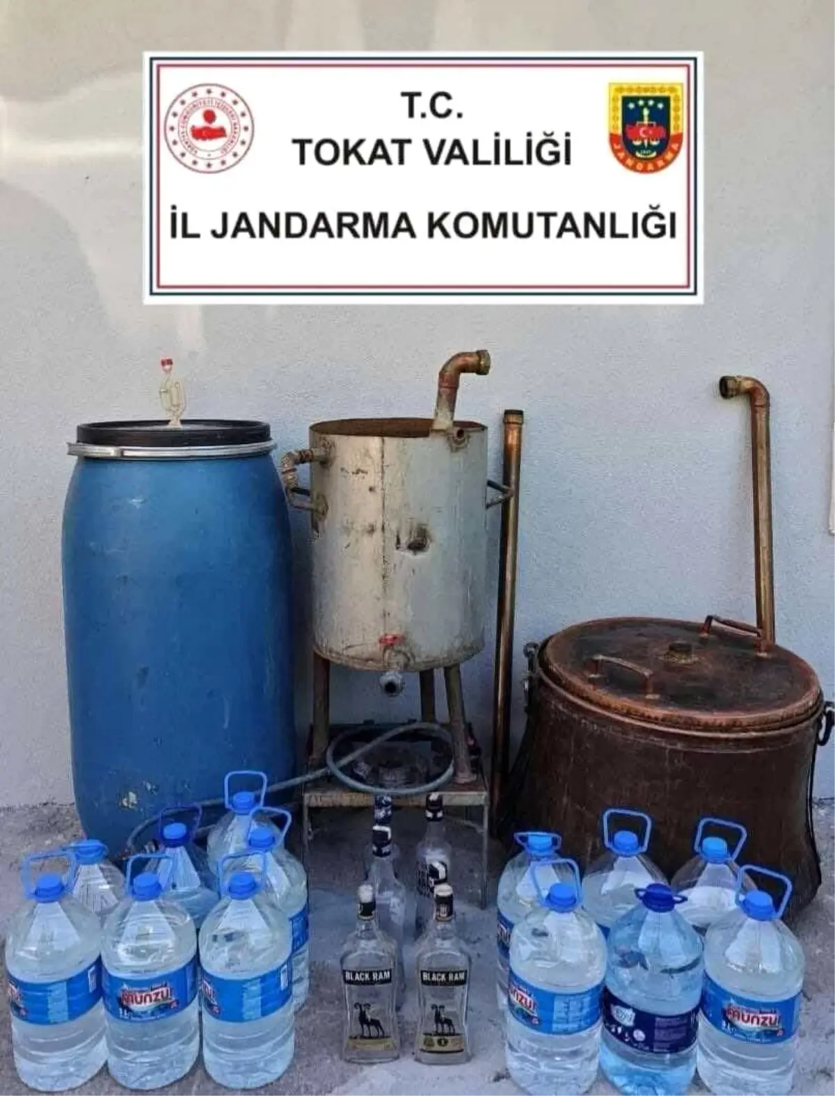 tokatta kacak icki operasyonu 292 litre ele gecirildi DATOsU6D.jpg