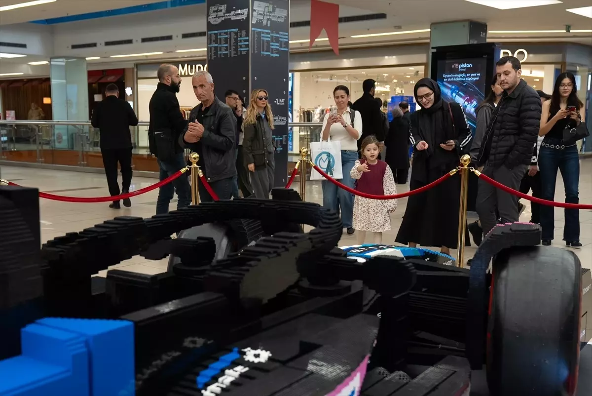 400 bin lego parcasiyla yapilan formula 1 araci ankarada sergileniyor QeZmzdG6.jpg