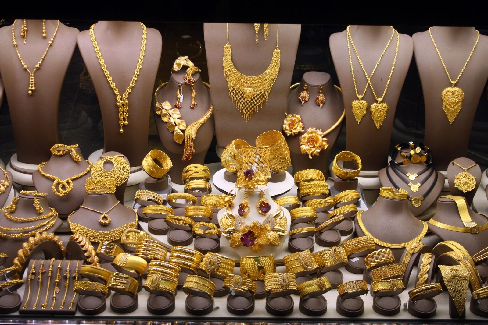 altin gune yukselisle basladi grami 5 bin 368 liradan islem goruyor ZZsKuJR6.jpg