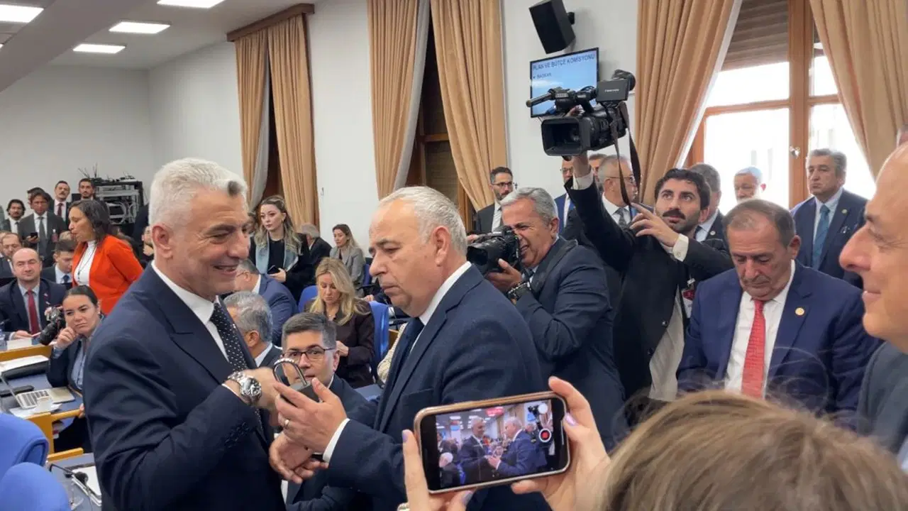 chpli vekillerden bakan bolata kepenk kapatma ve uyusturucuyla mucadele tepkisi yFwkkOqL.jpg