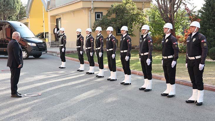 milli savunma bakani guler konyada incelemelerde bulundu DZJ4Llcy.jpg